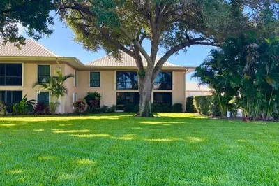 7 F Turtle Creek