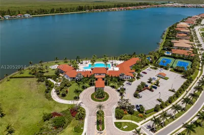 12835 Bayside Ct 1
