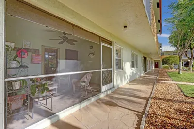 860 SE 6th Avenue #402 1