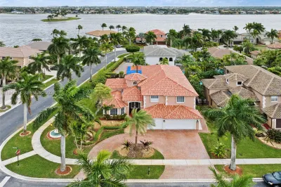 LARGE GORGEOUS CORNER LOT HOME