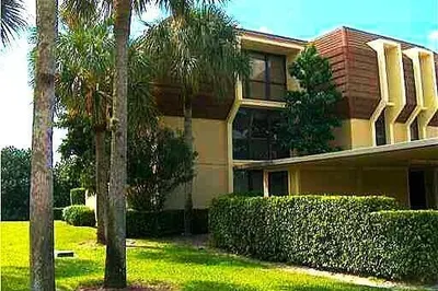 5250 WOODLAND LAKES Drive #231 1