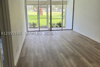 9441 Live Oak Pl #104 1