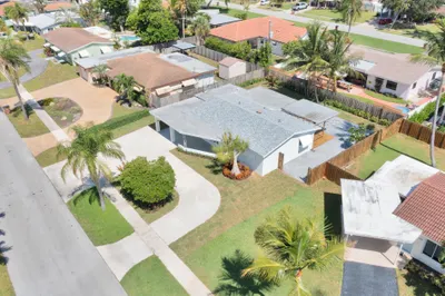 921 SE 15th Court 1