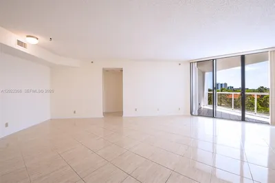 3610 Yacht Club Dr #511 1