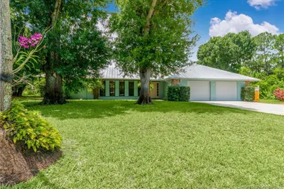 34 NE Acacia Trail 1