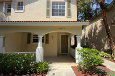 4809 N WICKHAM Circle #B 1
