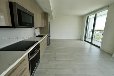 2000 Metropica Way #810 1