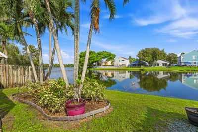 501 Lakeside Circle 1
