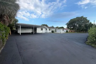 202 Palm Court 1