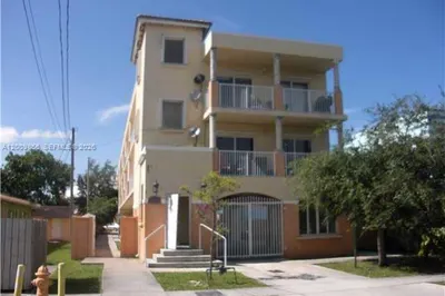 1453 SW 3 ST #206 1