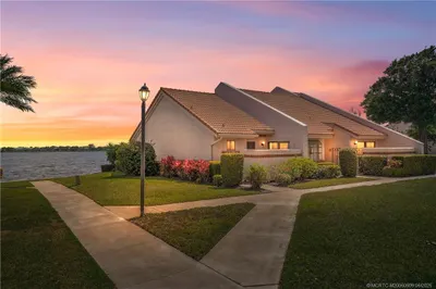 3523 SE Sandpiper Circle 1