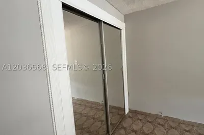 610 NE 4th Pl #1 1