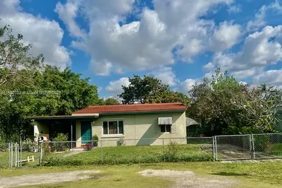 6623 SW 52 1