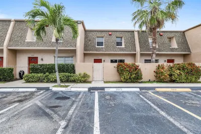 3323 Quail Close #16 1