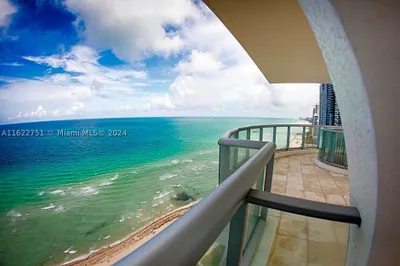 17315 Collins Ave #2302 1