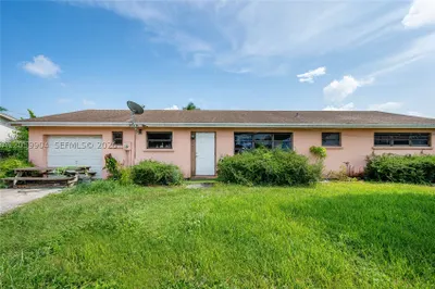 822 NW 15th St 1