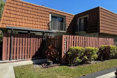 1210 SW 118th Terrace 1
