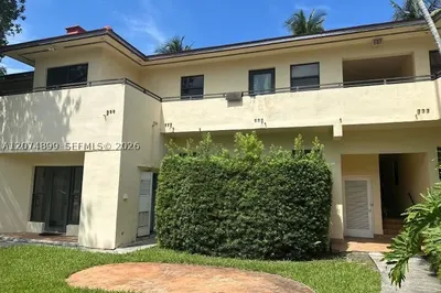 32 Camden Dr #3 1
