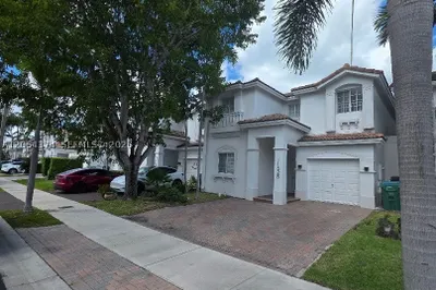11525 NW 71st St 1