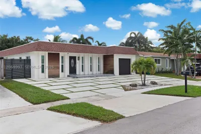 208 SE 4th Ter 1