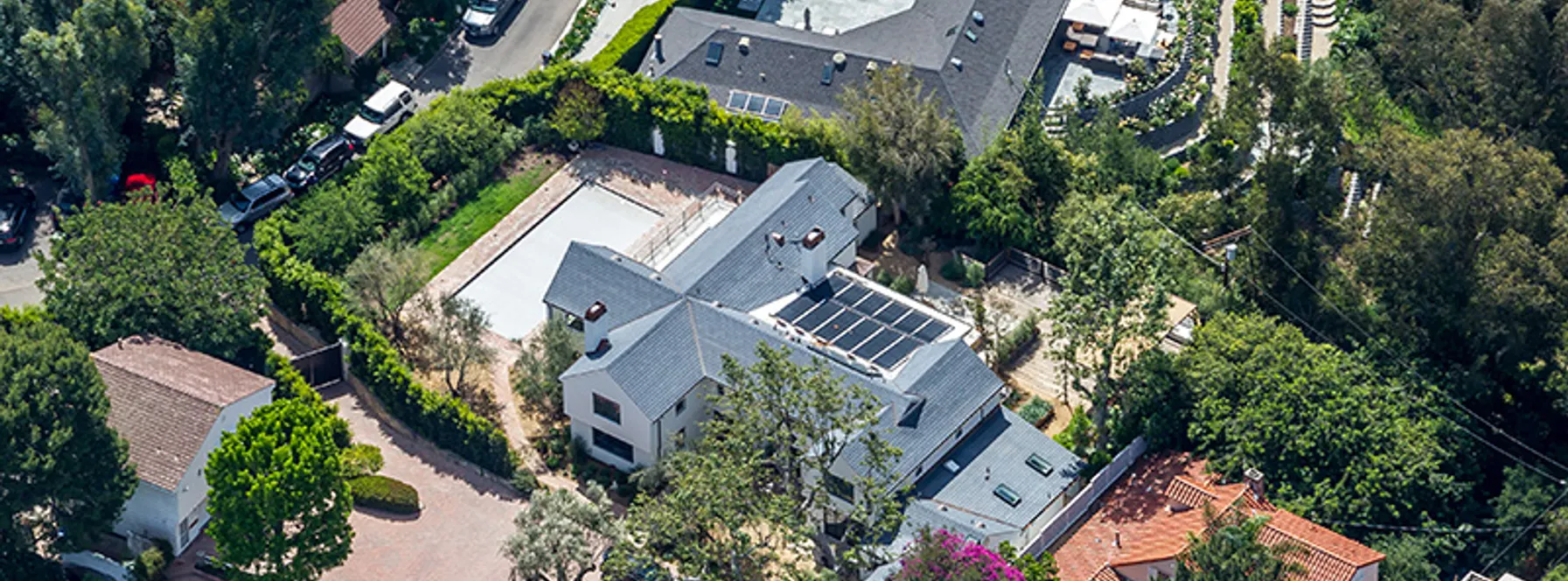 Jason Bateman & Amanda Anka’s Green Home