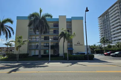 3215 N Ocean Dr #302 1