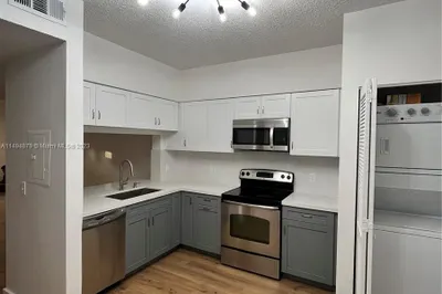 20 Truman Dr 1