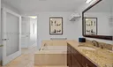 4401 Collins Ave #1815 Photo