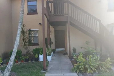 1108 Lakeview Drive E 1
