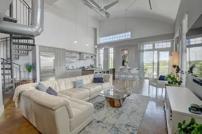 185 NE 4th Avenue #301 1