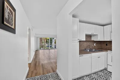 1505 Crescent Circle #B24 1