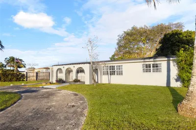 3017 Bahama Dr 1