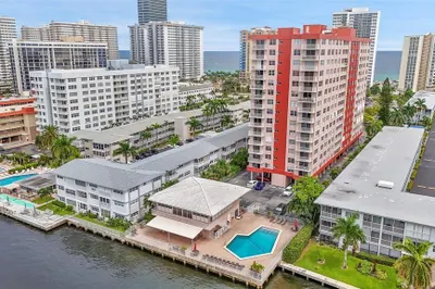 3161 S OCEAN DR #207 1