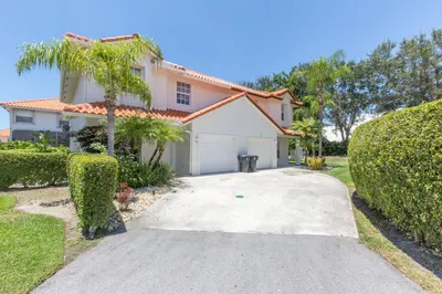 13513 Fountain View Boulevard 1
