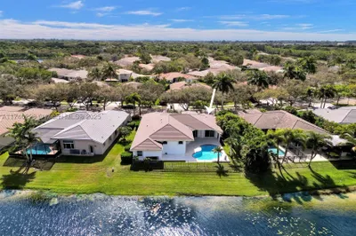 3807 Oak Ridge Cir 1