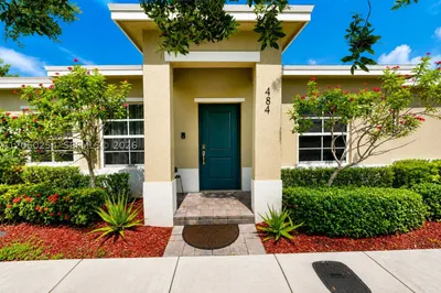484 NE 4th Ave 1