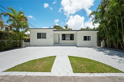 4220 SW 14th St 1