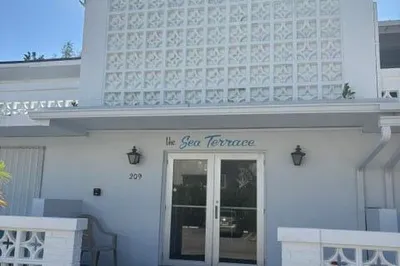 209 SE 6th Street #4 1