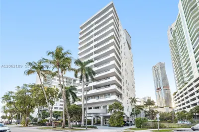 1402 Brickell Bay Dr #1601 1