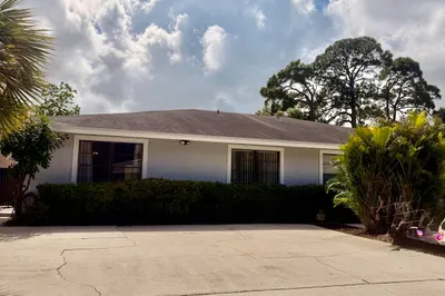9121 E Highland Pines Drive 1