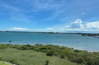 31 Harbour Isle Drive W #Ph- 6 1