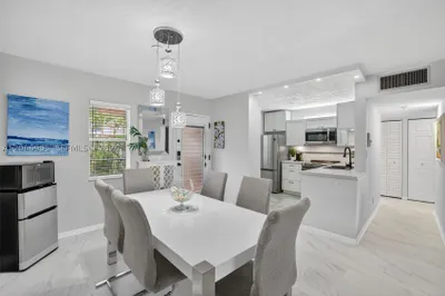 2801 Somerset Dr #205 1