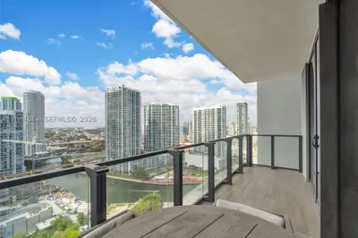 68 SE 6th St #2406 1