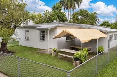 69 NW 5th St 1