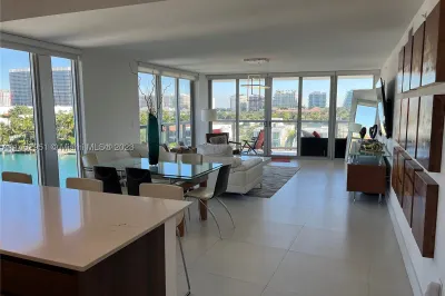 9261 E Bay Harbor Dr #702 1