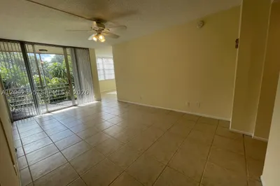 9431 Live Oak Pl #203 1