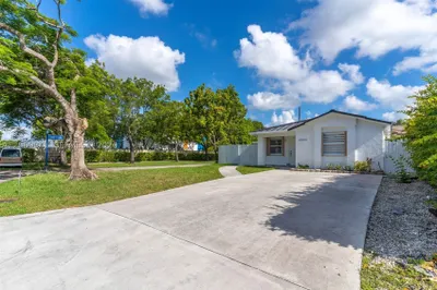 9999 NW 25th Ter 1