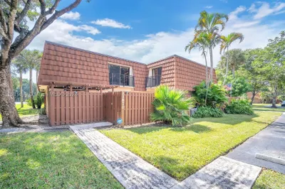 11870 SW 9th Ct 1