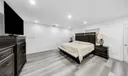 490 W 33rd Pl Photo