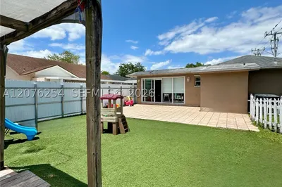 10330 Puerto Rico Dr 1